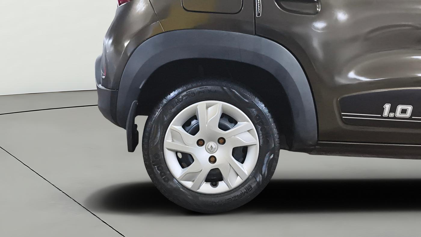 2022 Renault Kwid RXT 1.0 (O), Petrol, Manual, 17,612 km, Right Rear Wheel