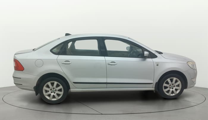 2013 Skoda Rapid AMBITION 1.6 MPI MT, Petrol, Manual, 34,801 km, Right Side View