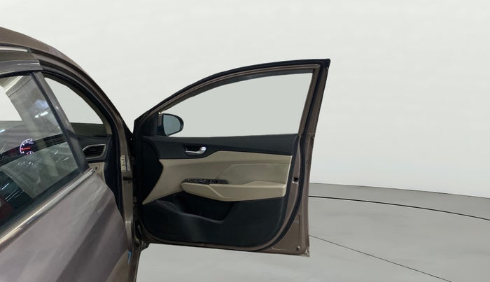 2018 Hyundai Verna 1.6 VTVT SX, Petrol, Manual, 51,170 km, RHS Front Door