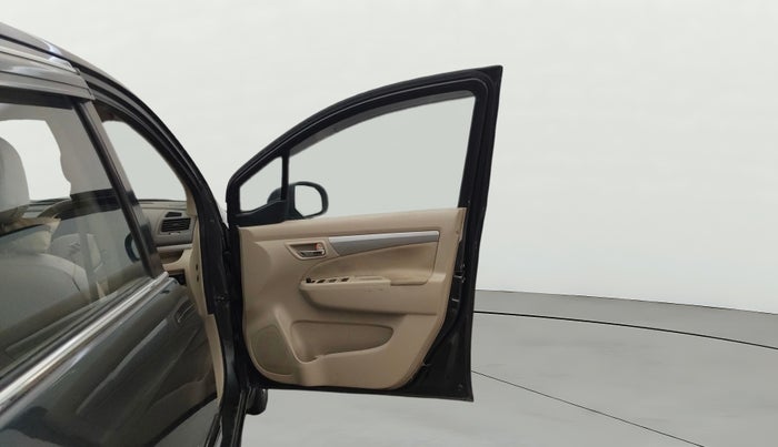 2017 Maruti Ertiga VXI CNG, CNG, Manual, 68,349 km, RHS Front Door