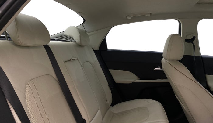 2025 Hyundai Verna SX(O) 1.5 MPI IVT , Petrol, Automatic, 5,455 km, Right Side Rear Door Cabin