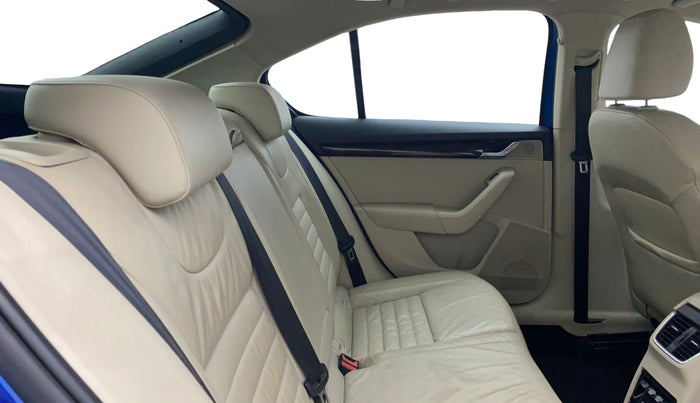 2015 Skoda Octavia ELEGANCE 1.8 TSI AT, Petrol, Automatic, 65,121 km, Right Side Rear Door Cabin