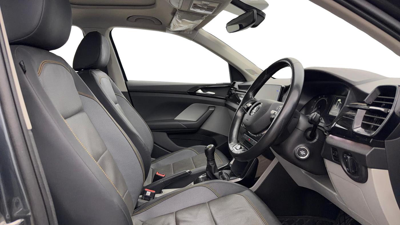 2022 Skoda KUSHAQ STYLE 1.0L TSI MT, Petrol, Manual, 30,826 km, Right Side Front Door Cabin