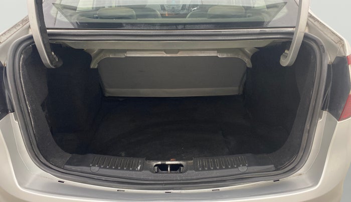 2015 Ford Fiesta TITANIUM DIESEL, Diesel, Manual, 1,35,590 km, Boot Open Zoomed View