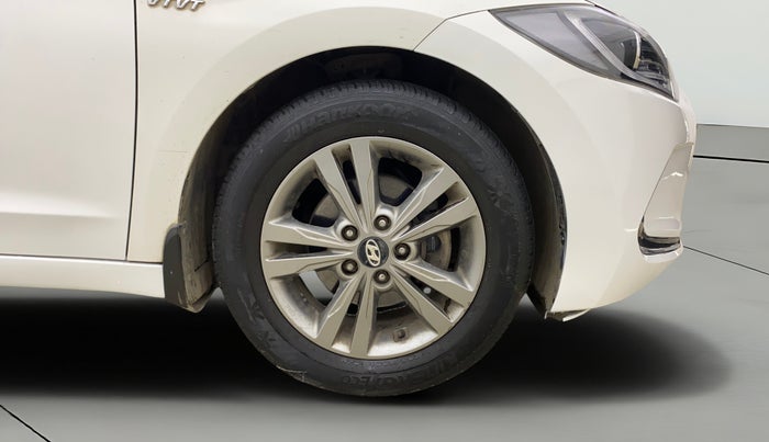 2016 Hyundai New Elantra 2.0 SX(O) AT PETROL, Petrol, Automatic, 1,01,757 km, Right Front Wheel