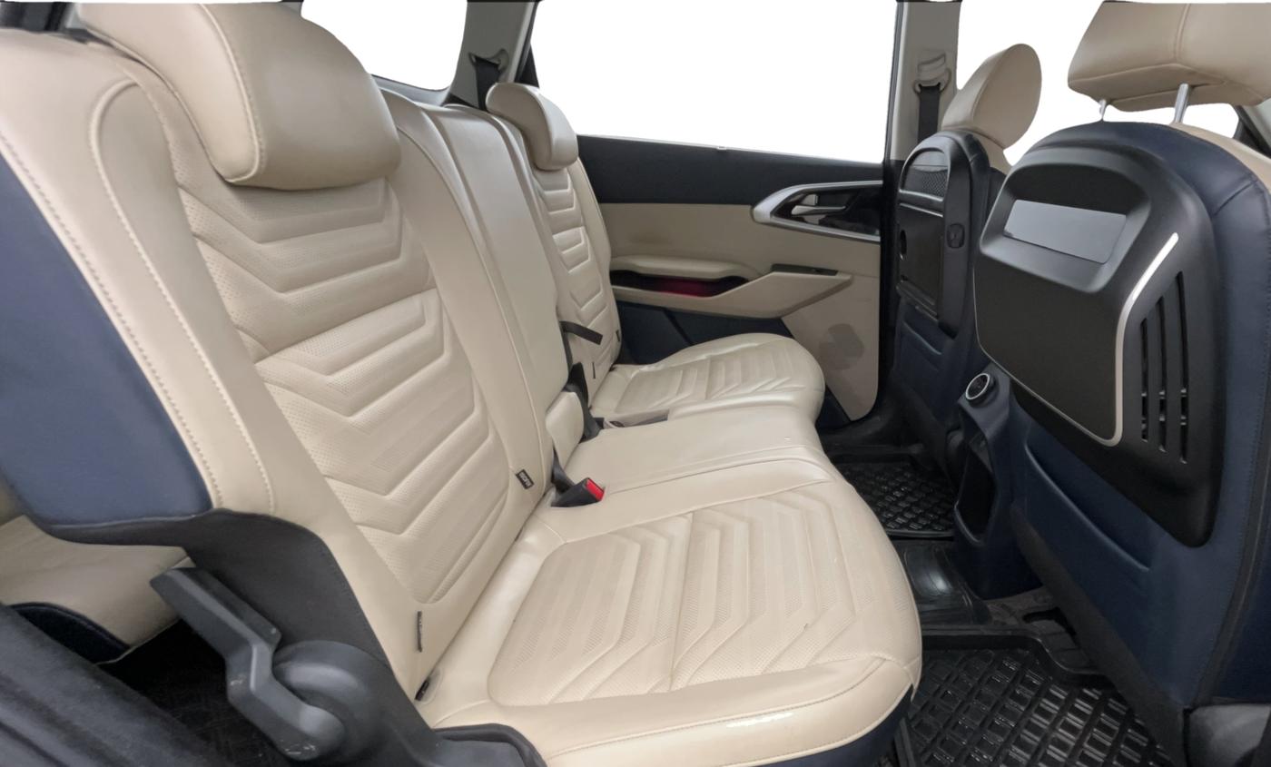 2022 KIA CARENS LUXURY PLUS 1.4 PETROL DCT 7 STR, Petrol, Automatic, 63,105 km, Right Side Rear Door Cabin