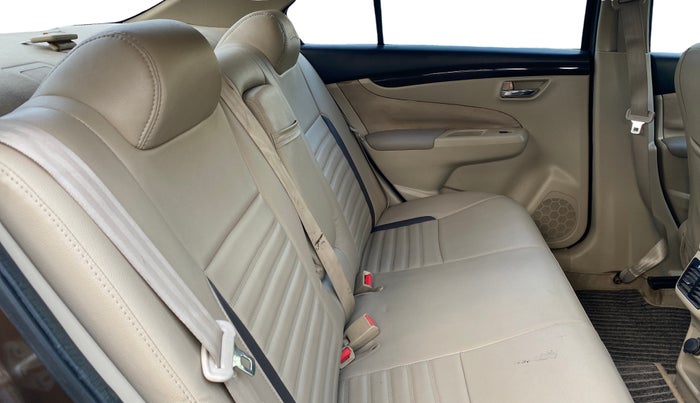 2016 Maruti Ciaz VXI+, Petrol, Manual, 1,06,270 km, Right Side Rear Door Cabin