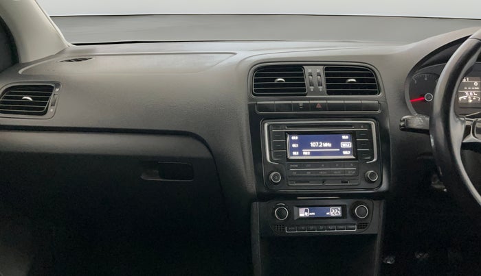 2017 Volkswagen Vento COMFORTLINE 1.6, Petrol, Manual, 75,158 km, Air Conditioner