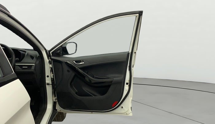 2023 Tata NEXON FEARLESS + SUNROOF DUAL TONE 1.2 PETROL, Petrol, Manual, 271 km, RHS Front Door