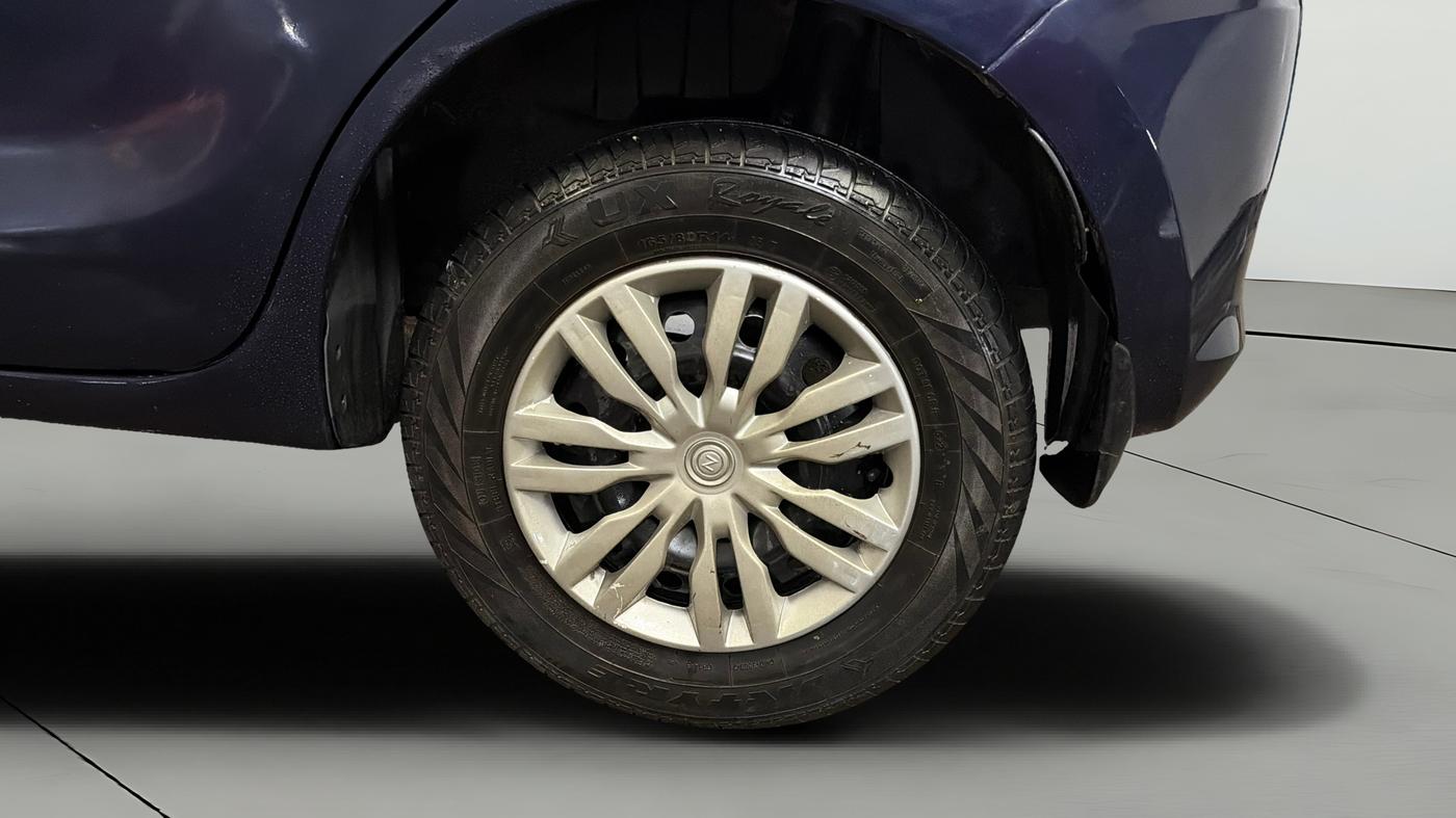 2020 Maruti Swift LXI, Petrol, Manual, 50,700 km, Left Rear Wheel