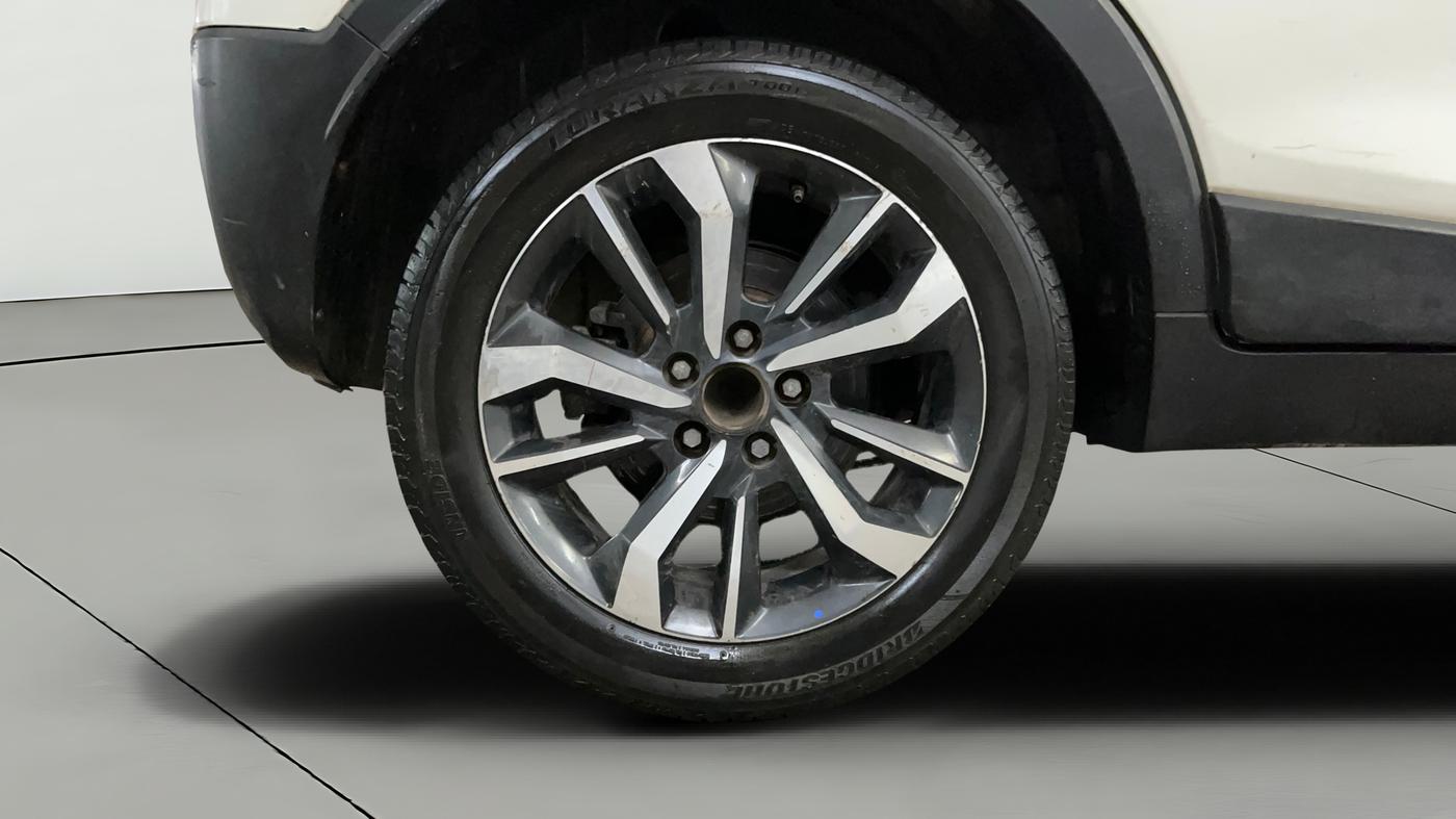 2019 Mahindra XUV300 W8 (O) 1.2 PETROL, Petrol, Manual, 75,026 km, Right Rear Wheel