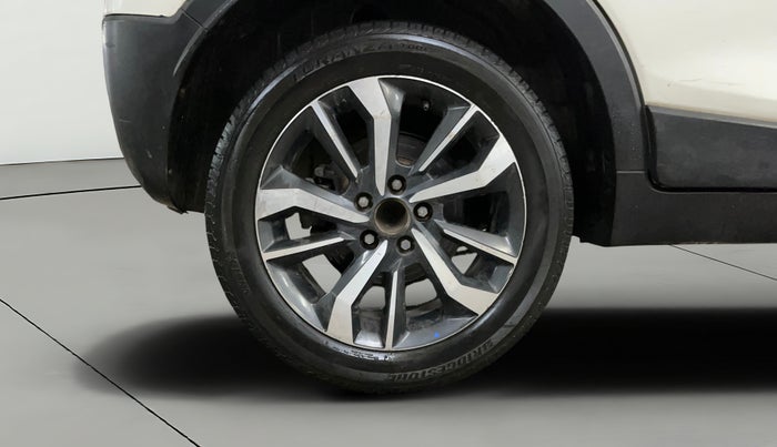 2019 Mahindra XUV300 W8 (O) 1.2 PETROL, Petrol, Manual, 75,045 km, Right Rear Wheel