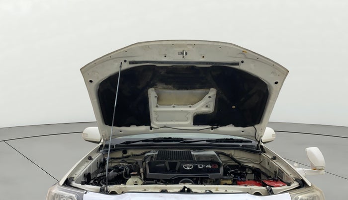 2014 Toyota Fortuner 3.0 4X2 AT, Diesel, Automatic, 82,343 km, Open Bonet
