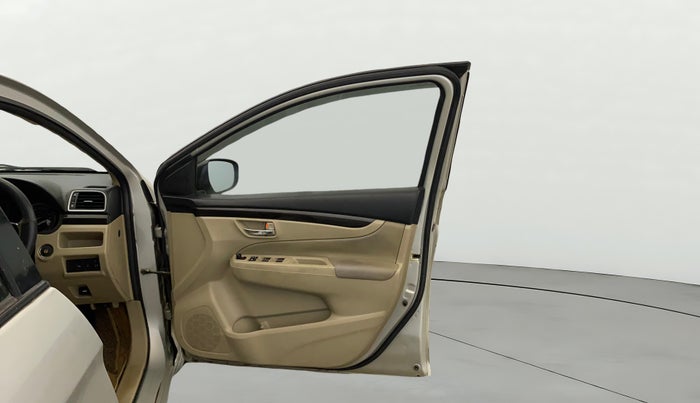 2016 Maruti Ciaz ZXI, Petrol, Manual, 95,555 km, RHS Front Door