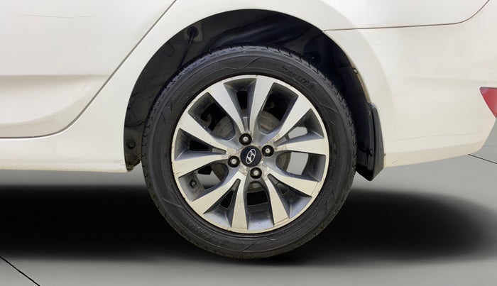 2016 Hyundai Verna 1.6 VTVT SX AT, Petrol, Automatic, 46,469 km, Left Rear Wheel