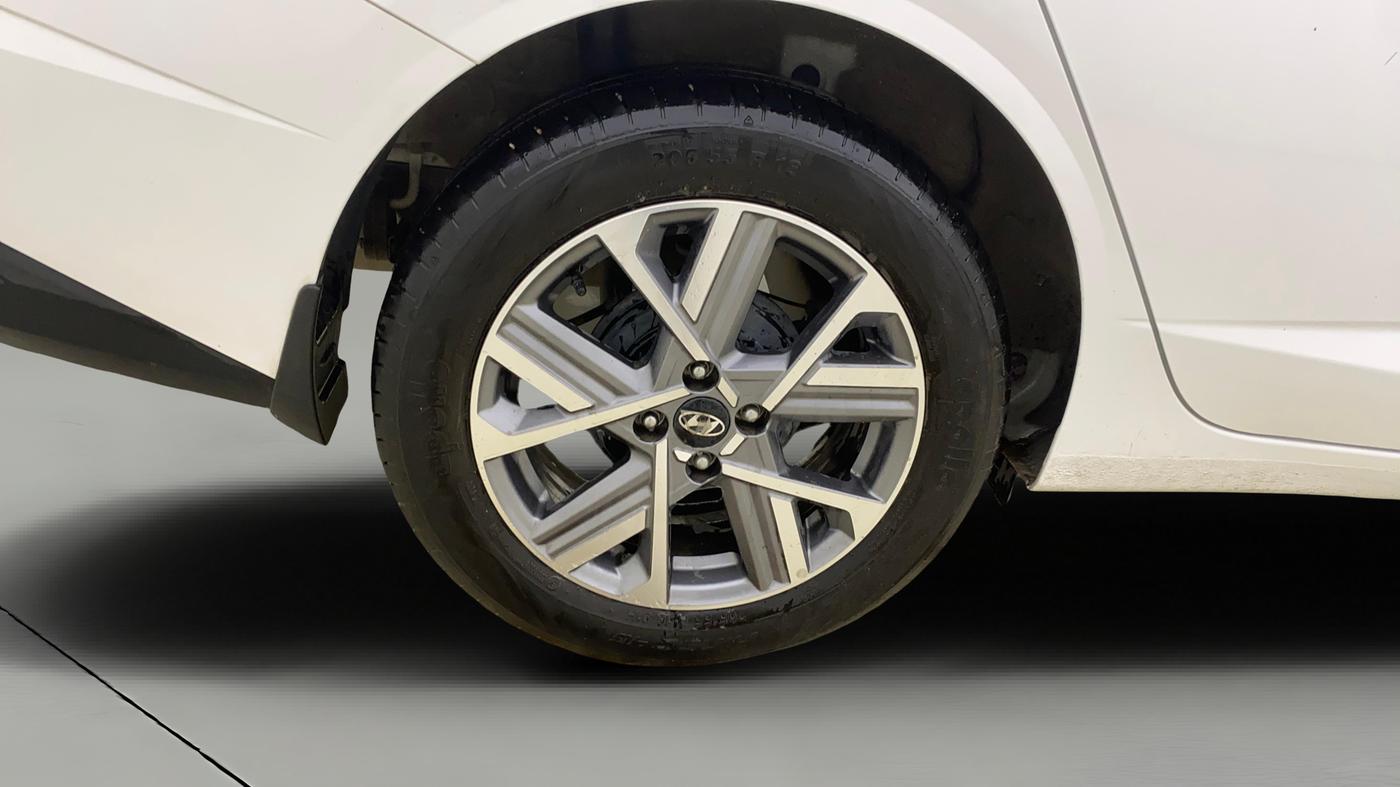 2025 Hyundai Verna SX(O) 1.5 MPI IVT , Petrol, Automatic, 10,850 km, Right Rear Wheel