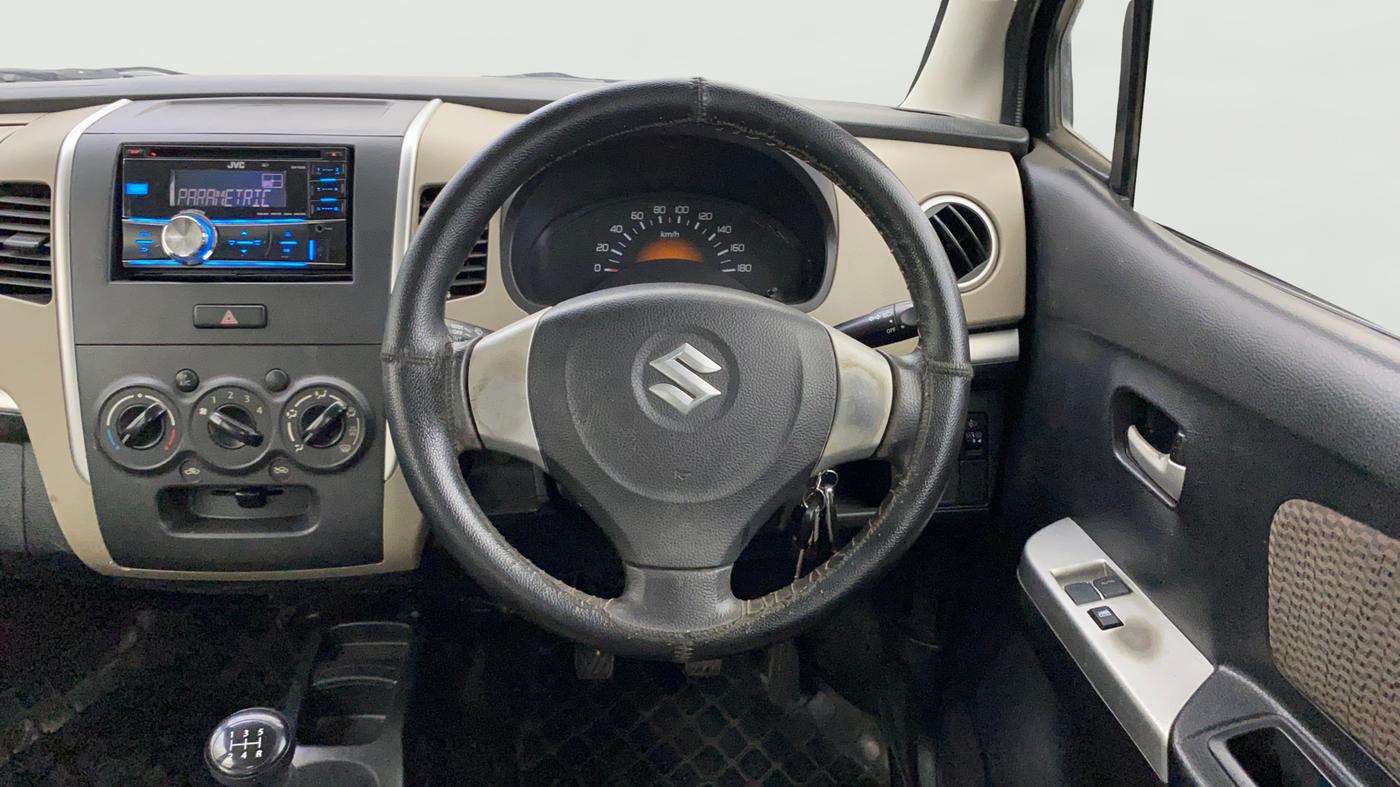 2013 Maruti Wagon R 1.0 LXI, Petrol, Manual, 37,023 km, Steering Wheel Close Up