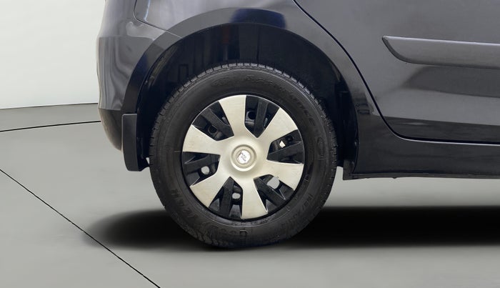 2013 Maruti Swift VDI, Diesel, Manual, 1,38,494 km, Right Rear Wheel