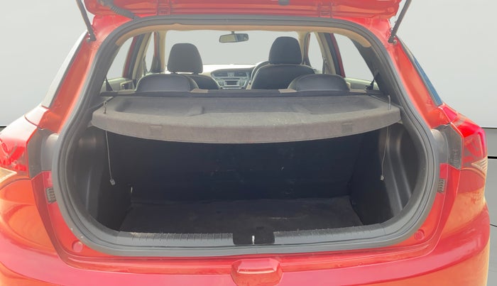 2016 Hyundai Elite i20 SPORTZ 1.2, Petrol, Manual, 1,14,179 km, Boot Open Zoomed View