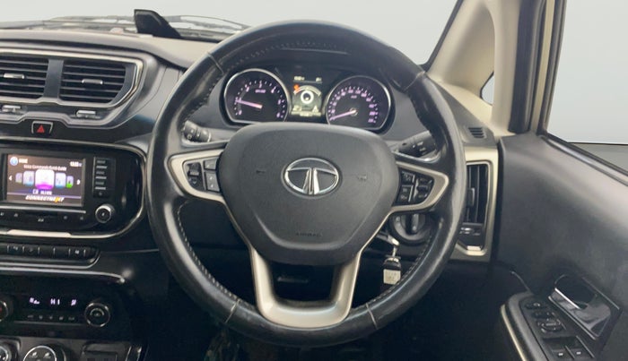2018 Tata Hexa XT 4X2 7 STR, Diesel, Manual, 1,01,248 km, Steering Wheel Close Up