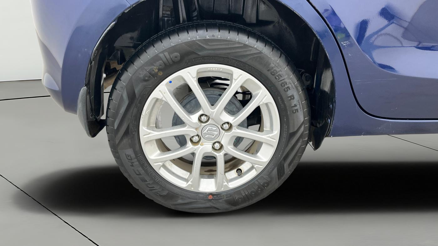 2021 Maruti Swift ZXI, Petrol, Manual, 24,500 km, Right Rear Wheel