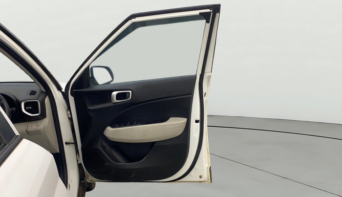 2022 Hyundai VENUE S(O) 1.2, Petrol, Manual, 49,959 km, RHS Front Door