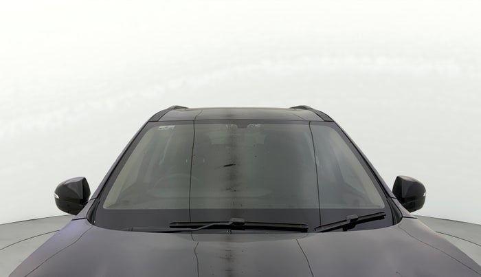 2022 Mahindra XUV700 AX 5 P MT 5 STR, Petrol, Manual, 72,134 km, Front Windshield