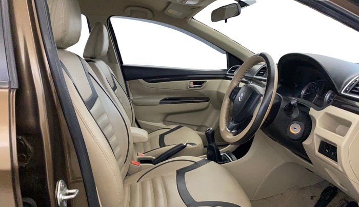 2016 Maruti Ciaz VXI+, Petrol, Manual, 70,040 km, Right Side Front Door Cabin