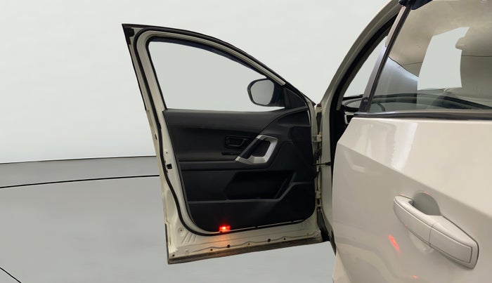 2020 Tata Harrier XM 2.0L KRYOTEC, Diesel, Manual, 95,754 km, LHS Front Door