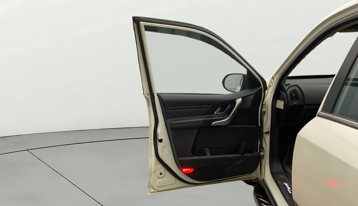 2019 Mahindra XUV500 W11 AT, Diesel, Automatic, 93,553 km, LHS Front Door