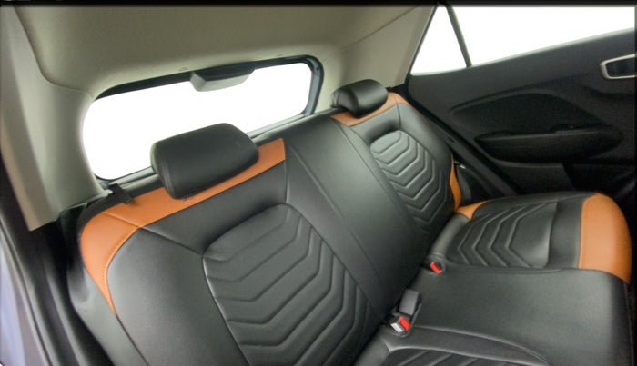 2021 Hyundai VENUE SX 1.5 CRDI, Diesel, Manual, 1,05,889 km, Right Side Rear Door Cabin