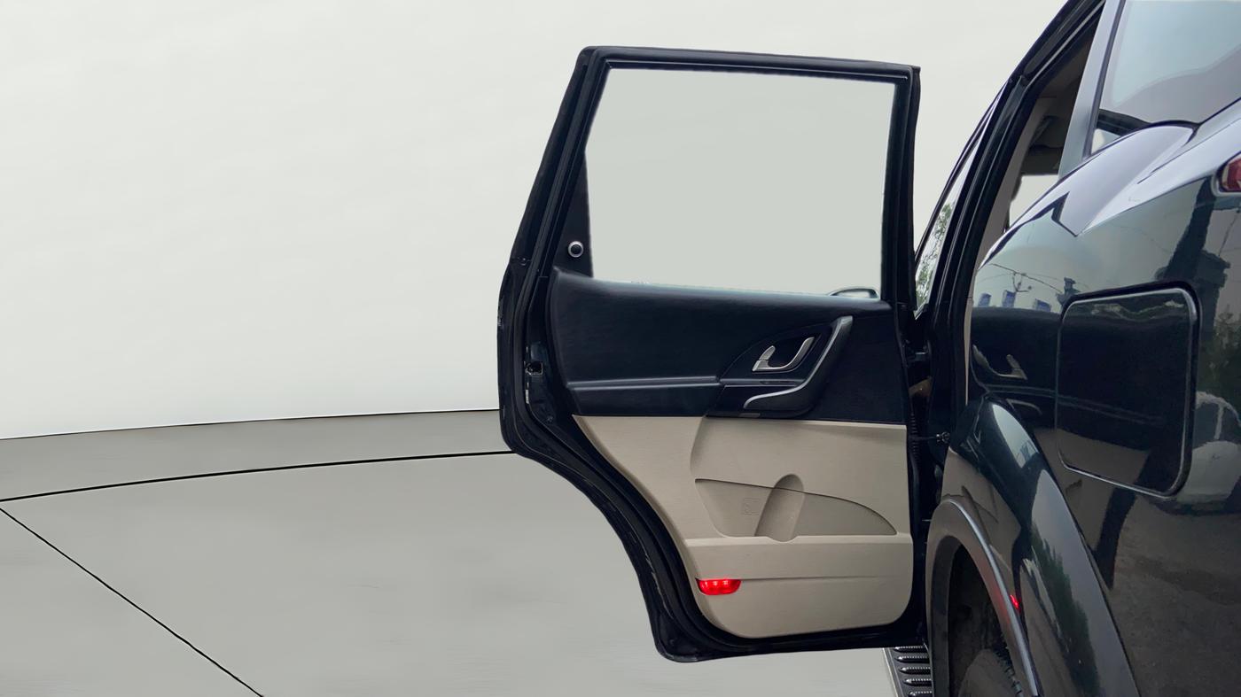 2018 Mahindra XUV500 W10, Diesel, Manual, 77,573 km, LHS Rear Door