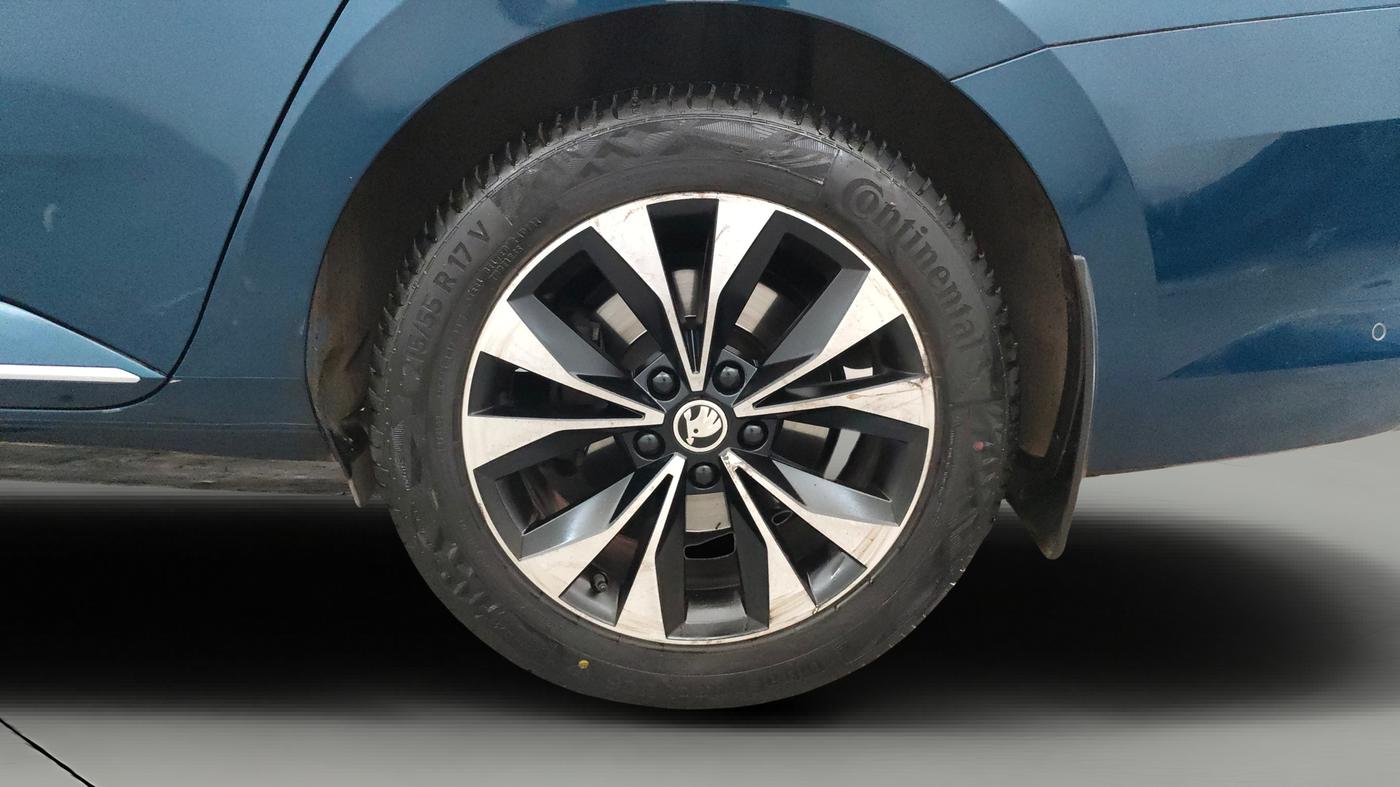 2022 Skoda Superb L&K 2.0 TSI AT, Petrol, Automatic, 61,943 km, Left Rear Wheel