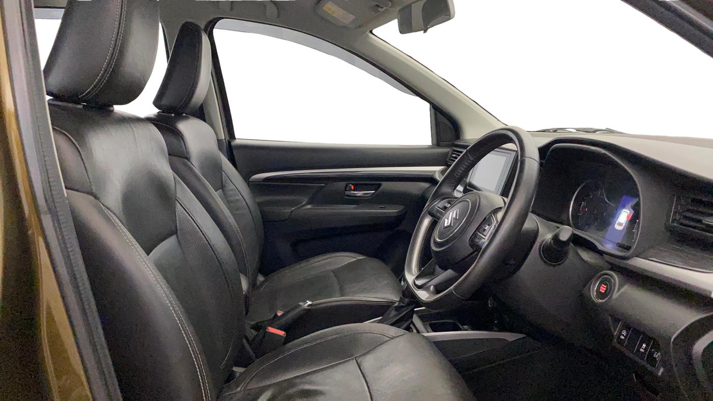 2019 Maruti XL6 ALPHA AT, Petrol, Automatic, 72,585 km, Right Side Front Door Cabin