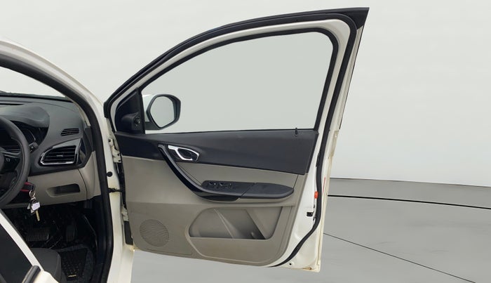 2019 Tata Tiago XZA PLUS DUAL TONE PETROL, Petrol, Automatic, 27,407 km, RHS Front Door