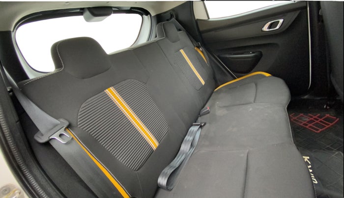 2023 Renault Kwid CLIMBER MT 1.0, Petrol, Manual, 25,590 km, Right Side Rear Door Cabin
