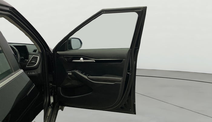 2020 KIA SELTOS GTX PLUS AT 1.5 DIESEL, Diesel, Automatic, 1,22,874 km, RHS Front Door