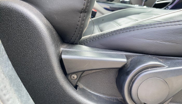 2021 Tata NEXON XZA PLUS SUNROOF PETROL, Petrol, Automatic, 31,729 km, Third Seat Row ( optional )