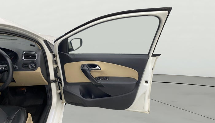 2017 Volkswagen Ameo HIGHLINE PLUS 1.5L AT 16 ALLOY, Diesel, Automatic, 1,45,469 km, RHS Front Door