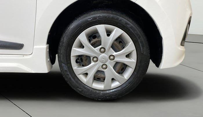 2015 Hyundai Grand i10 SPORTZ 1.2 KAPPA VTVT, Petrol, Manual, 50,768 km, Right Front Wheel