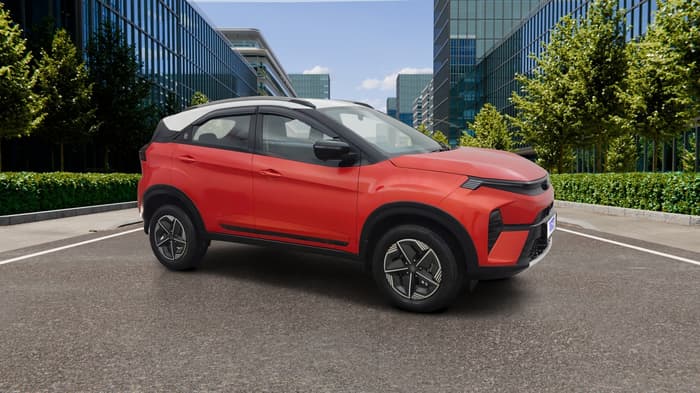 2024 Tata NEXON CREATIVE DCA DUAL TONE 1.2 PETROL, Petrol, Automatic, 16,121 km, Right Front Diagonal