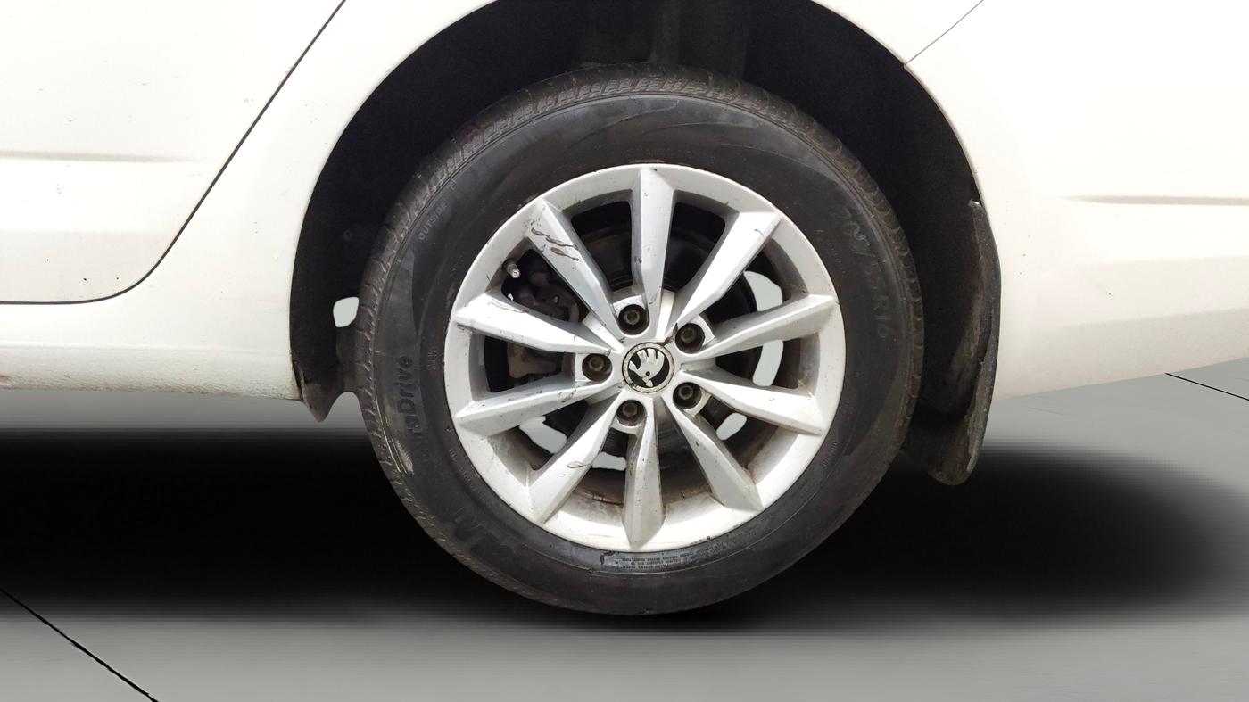 2015 Skoda Octavia ELEGANCE 1.8 TSI AT, Petrol, Automatic, 78,899 km, Left Rear Wheel