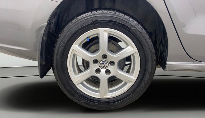 2013 Volkswagen Vento HIGHLINE 1.6 MPI, Petrol, Manual, 51,547 km, Right Rear Wheel