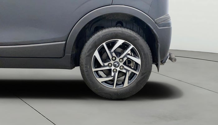 2023 Mahindra XUV300 W8 (O) 1.2 PETROL, Petrol, Manual, 27,880 km, Left Rear Wheel