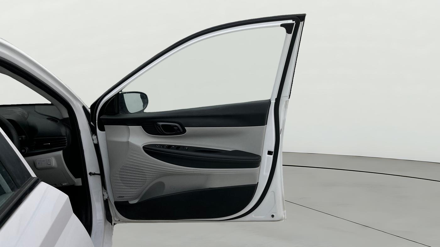 2025 Hyundai NEW I20 Sportz (O) 1.2 IVT, Petrol, Automatic, 11,272 km, RHS Front Door