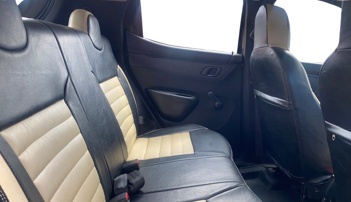 2017 Renault Kwid RXT 1.0, Petrol, Manual, 29,049 km, Right Side Rear Door Cabin