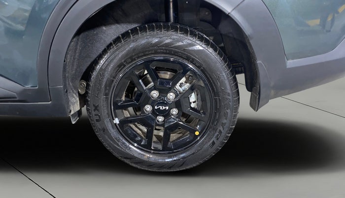 2025 KIA Carens Clavis HTE(O) 1.5 Petrol MT, Petrol, Manual, 315 km, Left Rear Wheel