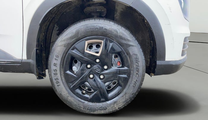 2023 Hyundai VENUE SX 1.2 KNIGHT EDITION, Petrol, Manual, 36,982 km, Right Front Wheel