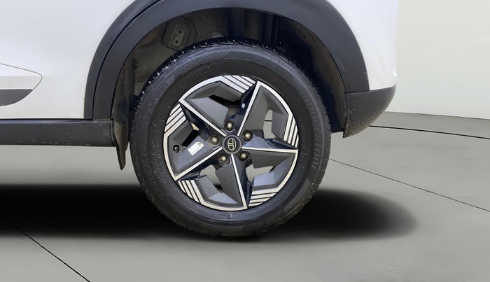 2024 Tata NEXON CREATIVE+ SUNROOF AMT 1.2 PETROL, CNG, Automatic, 36,991 km, Left Rear Wheel