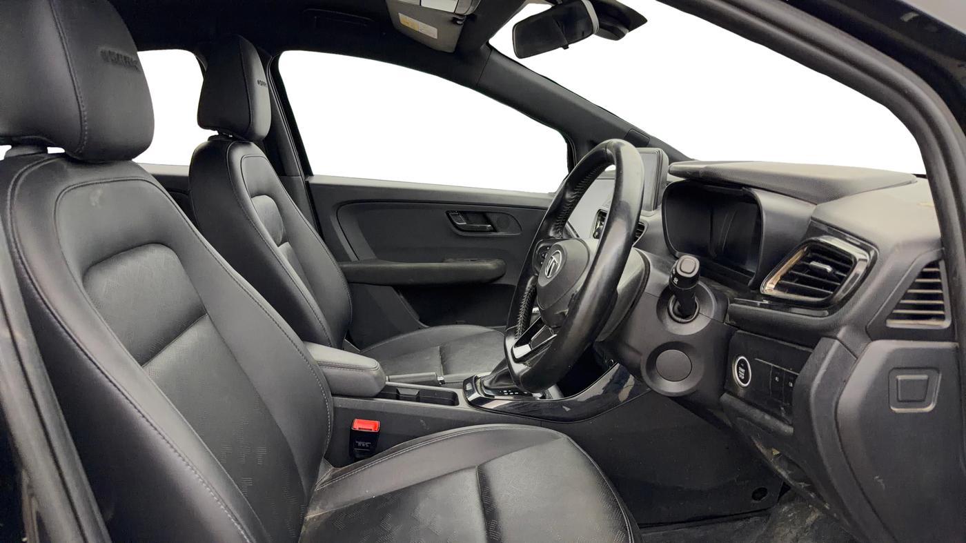 2022 Tata ALTROZ XZA PLUS DARK EDTION, Petrol, Automatic, 48,964 km, Right Side Front Door Cabin